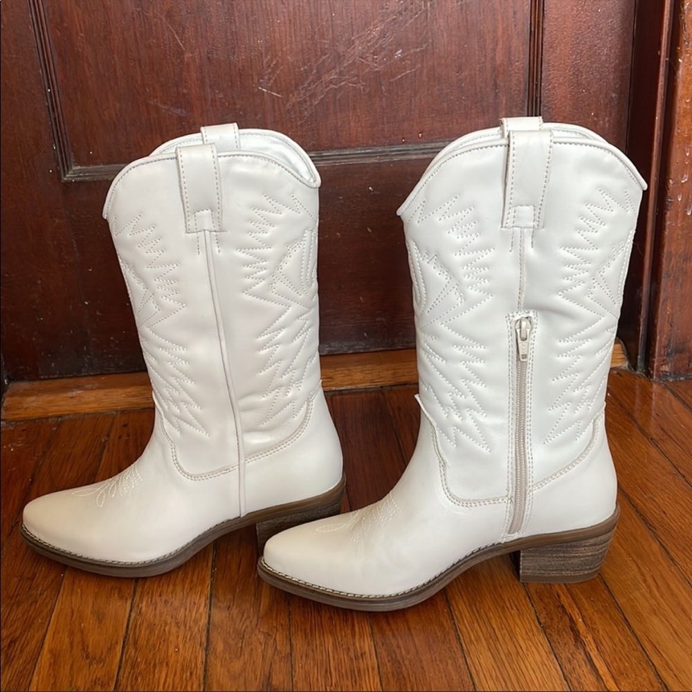 Brand New Steve Madden Hayward Cowboy Boots